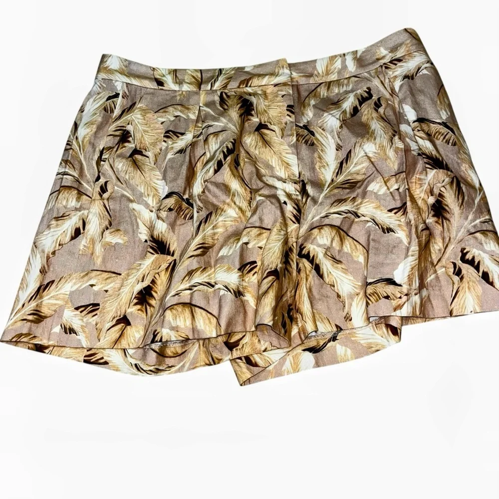 l’agence linen blend  safari shorts tan leaves palms 14 - Picture 2 of 7